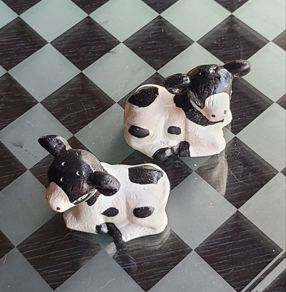 Salt & Pepper Shakers For Sale Ceramic cows New Never Used - Picture 3 of 10